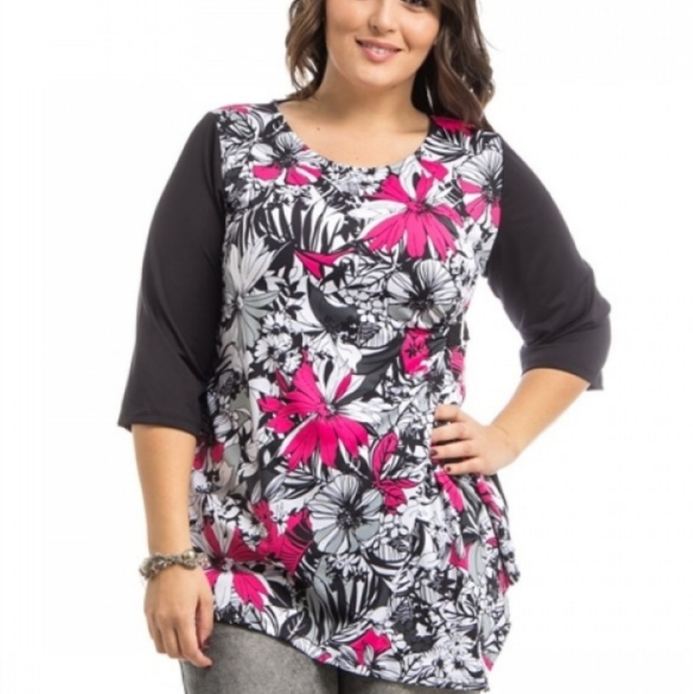 💥3for$20💥Plus Size Fuchsia Floral Side Buckle Top